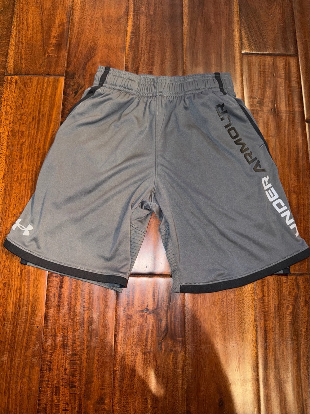 UA athletic shorts - youth M